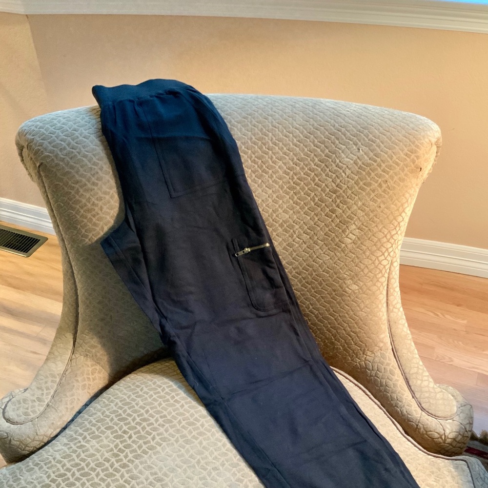 NWOT, Hanes Signature sweatpants w/ pockets Sz M/L